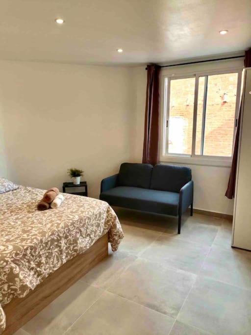 Estudios Hl Frente Al Metro Barcelona-Aeropuerto L'Hospitalet de Llobregat Esterno foto